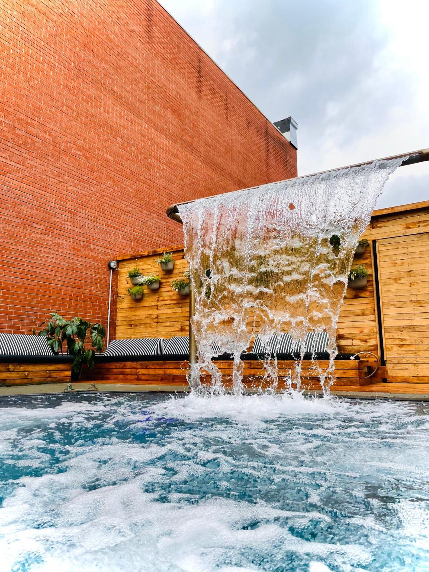 Hotel St.thomas Montreal